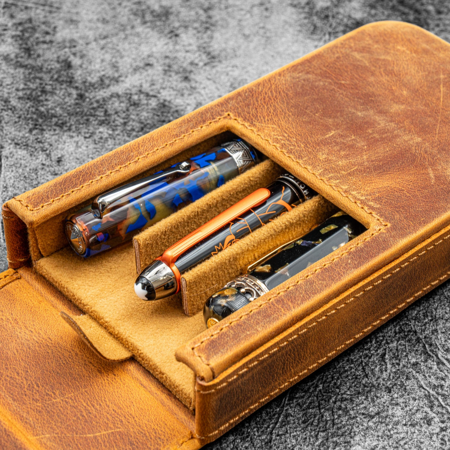 Galen Leather - Magnum Opus 3 Slots Hard Pen Case with Removable Pen Tray - Crazy Horse Brown