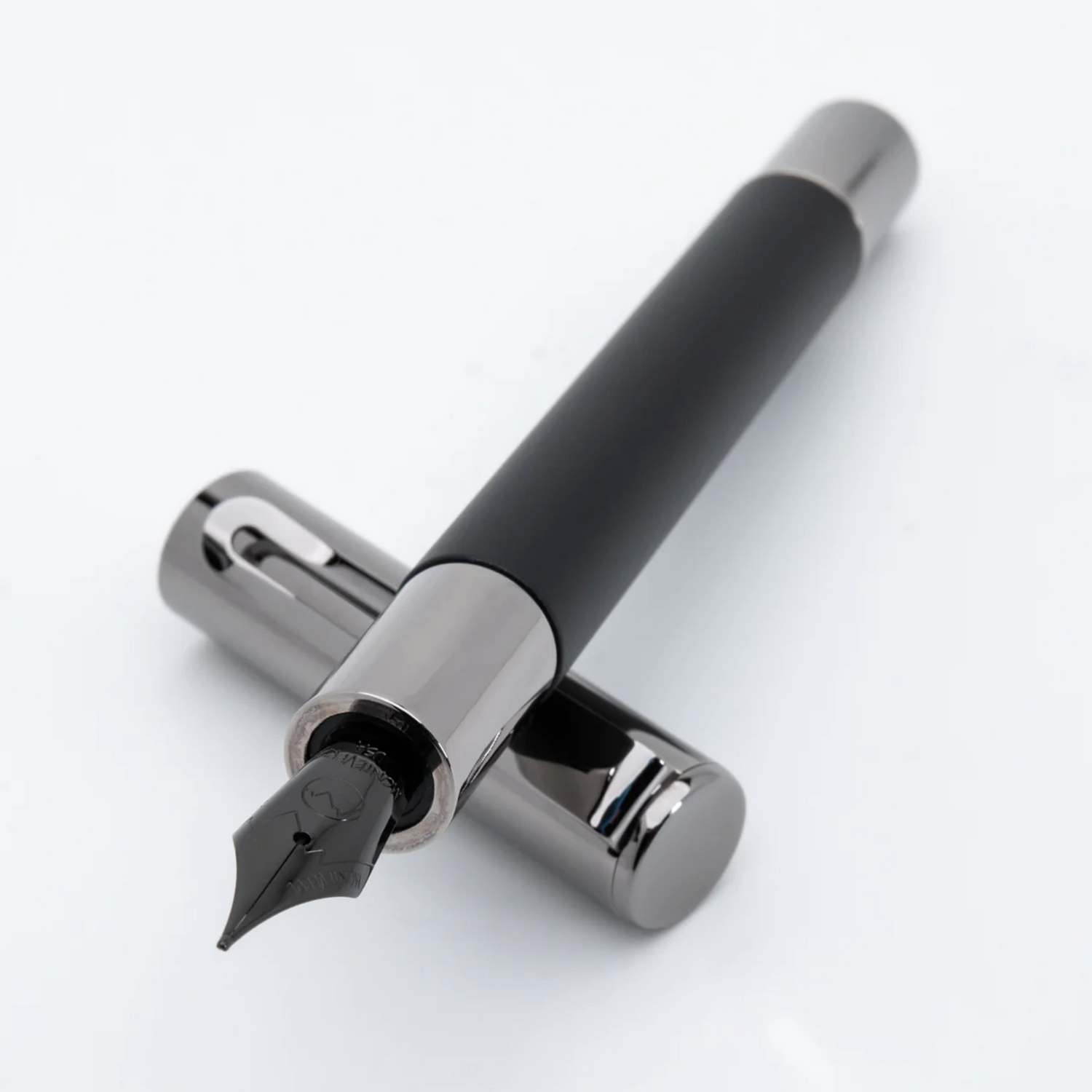 Monteverde USA® Ritma Füllfederhalter, eloxiert schwarz mit JoWo-Feder - M