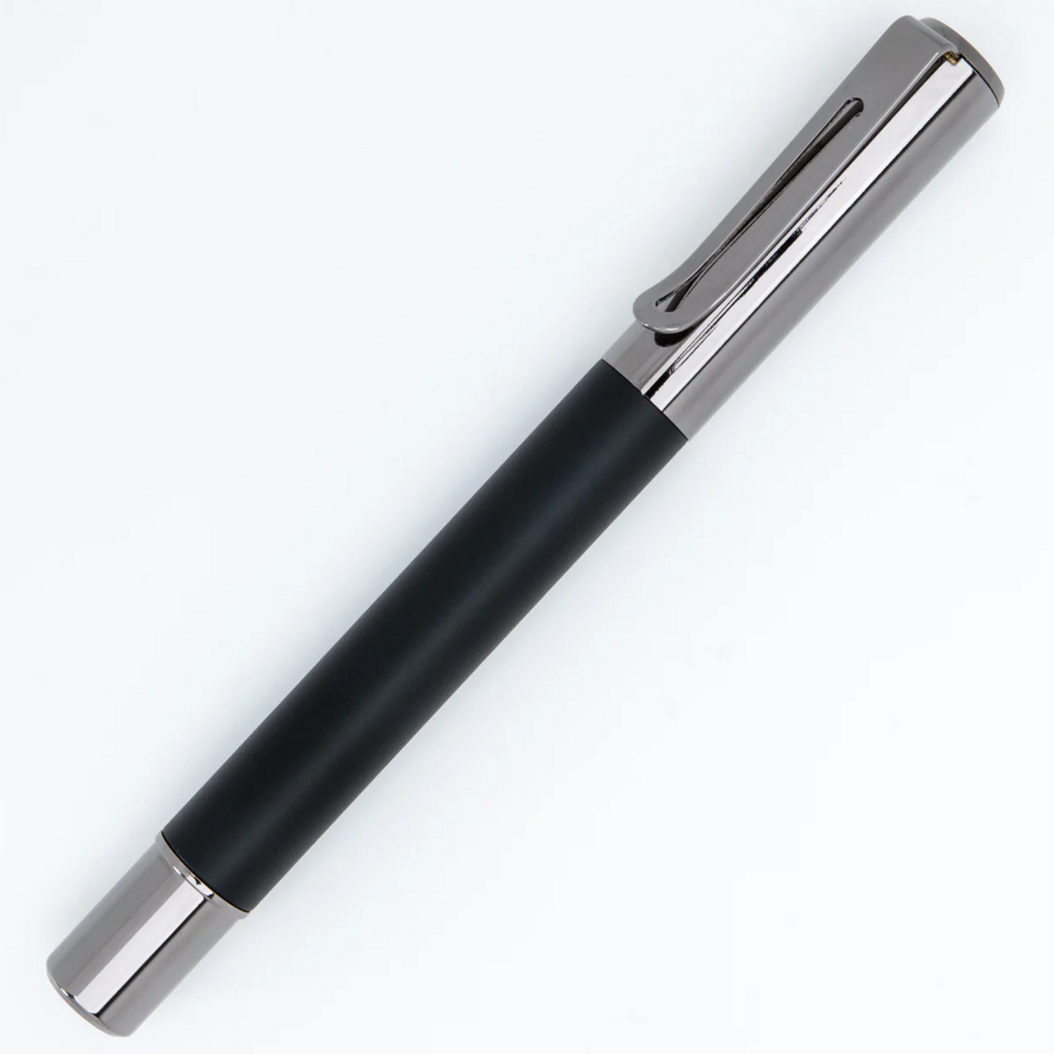 Monteverde USA® Ritma Füllfederhalter, eloxiert schwarz mit JoWo-Feder - M