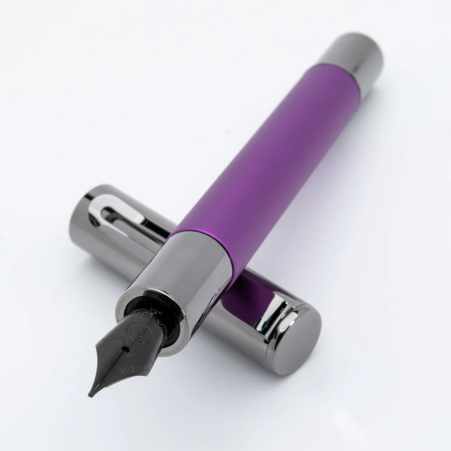 Monteverde USA® Ritma Füllfederhalter, eloxiertes Lila mit JoWo-Feder - M