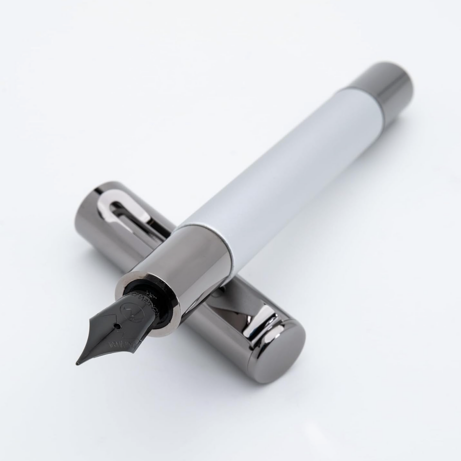 Monteverde USA® Ritma Füllfederhalter, eloxiertes Silver mit JoWo-Feder - M