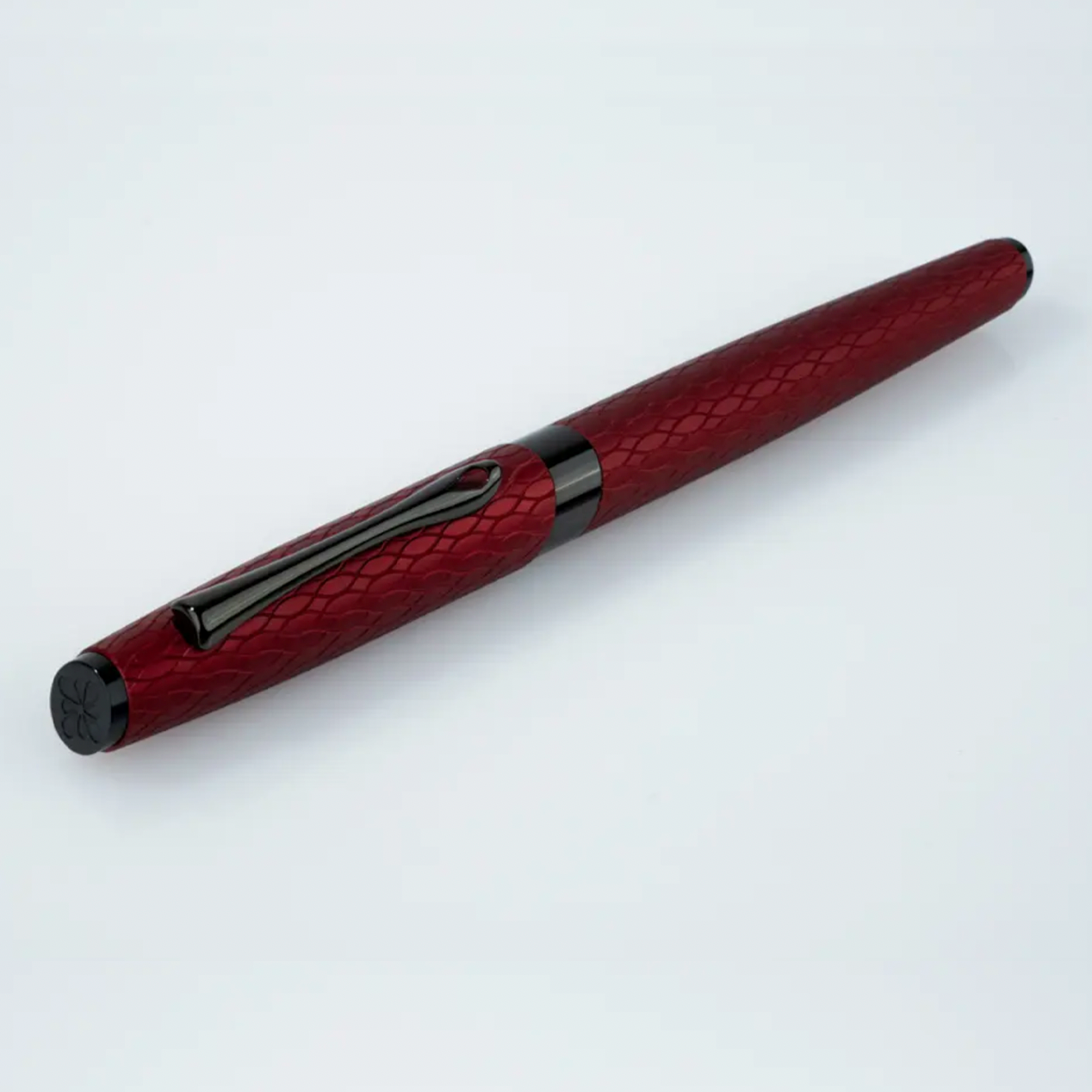 Diplomat - Füllhalter Cobra - Burgund guillochiert - M