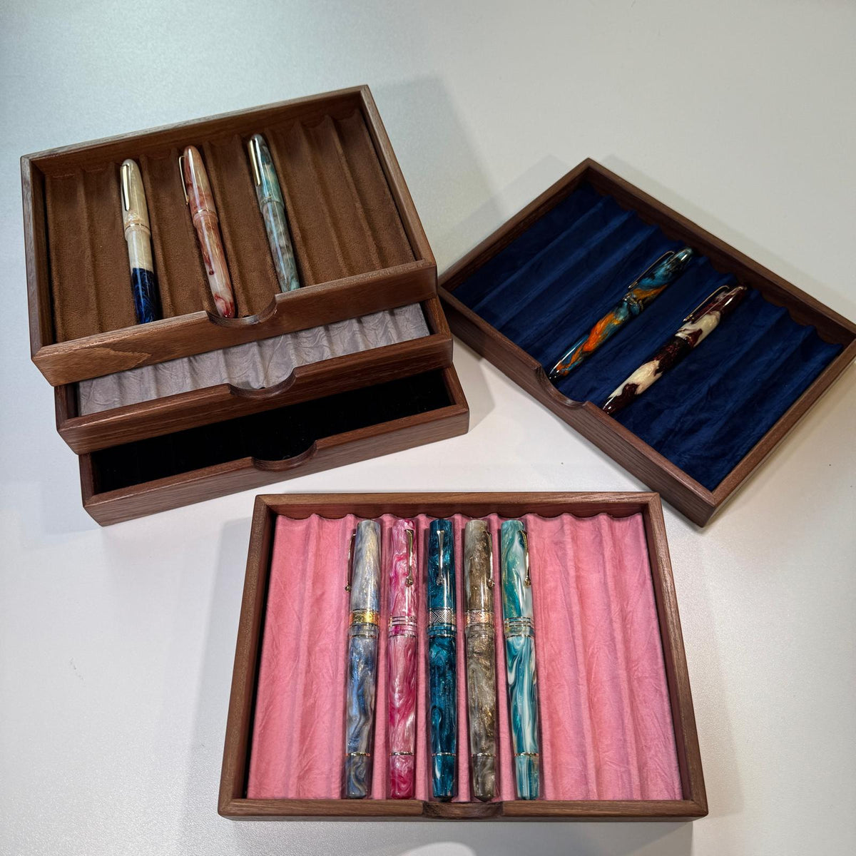 PenNini - Exclusiver Holz Pentray - Amerikanischer Nussbaum (dunkel)