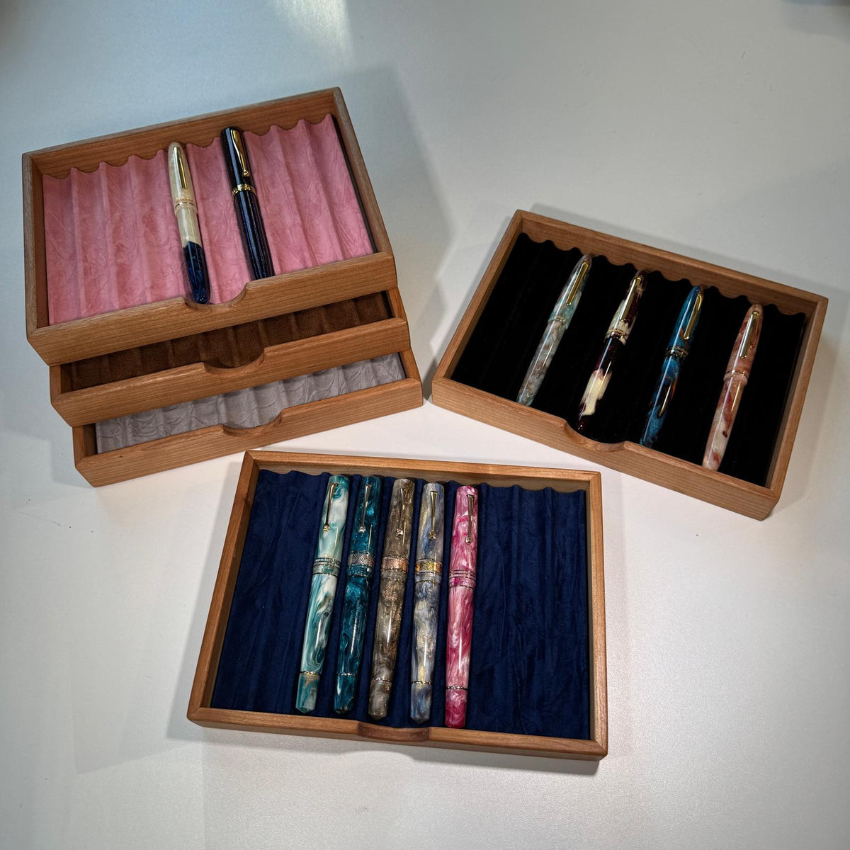 PenNini - Exclusiver Holz Pentray - Amerikanischer Kirschbaum (hell)